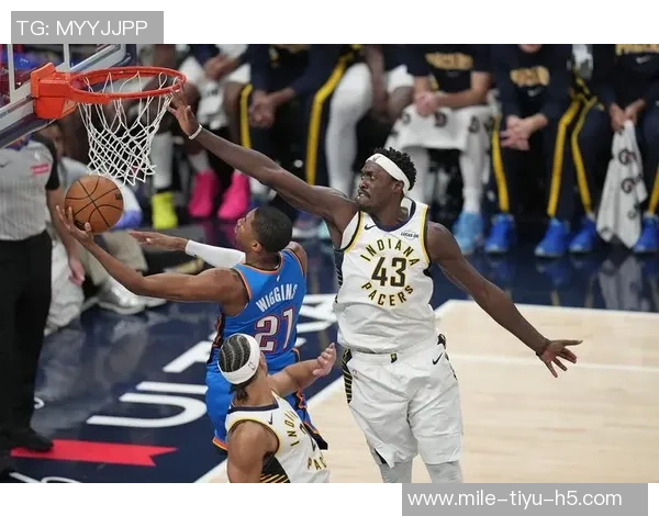 锡安上半场表现抢眼15分钟内贡献8分9板3助3断2帽展现实力